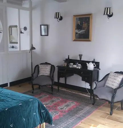 Demeure De Villiers Bed & Breakfast *